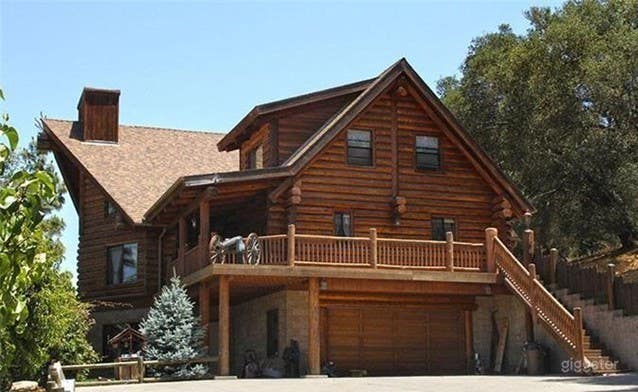Unique Log CABIN in CALIFORNIA  Photo 1