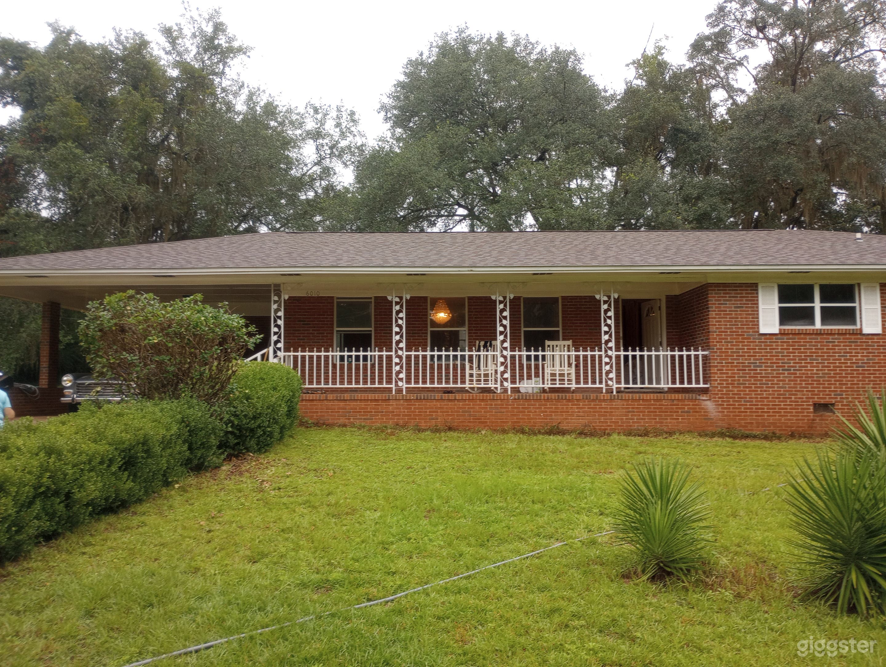 Abandoned and gutted ranch style house in North Florida Photo 1