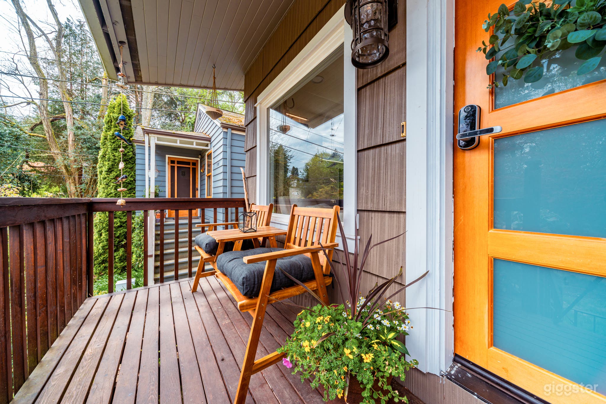 Maple Leaf Bungalow: Classic Seattle Charm Photo 1