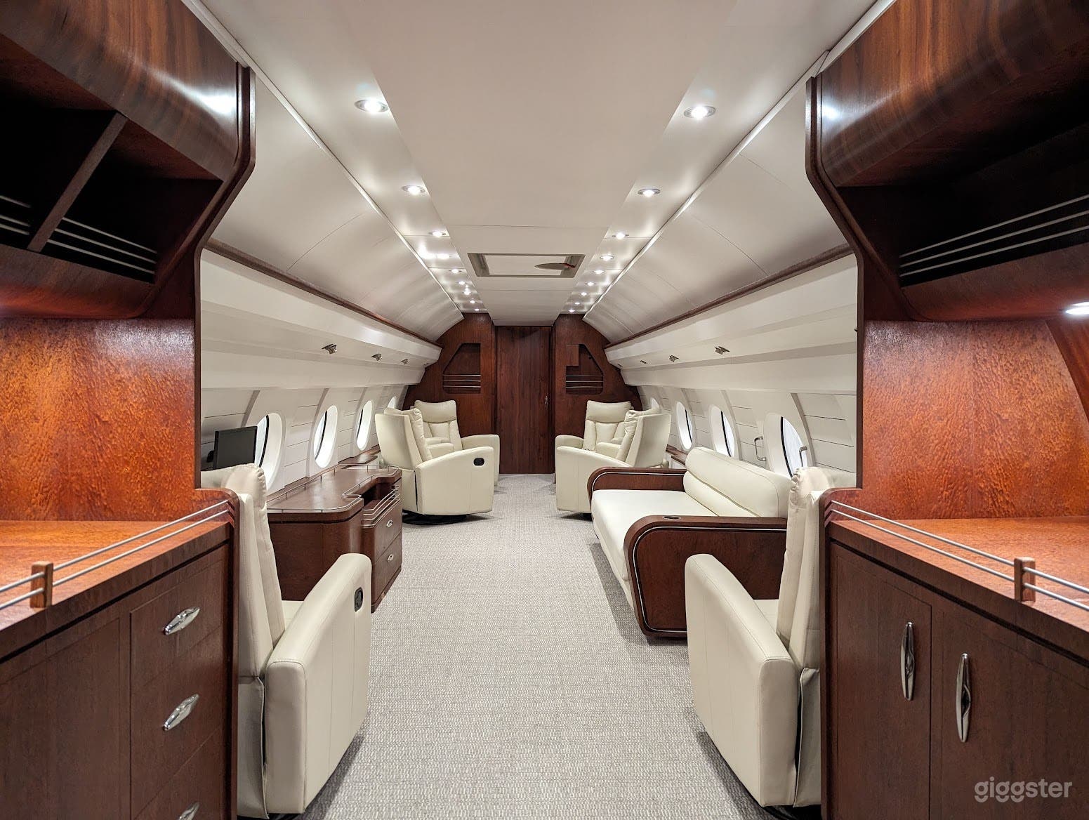 Private Jet, Luxury Jet available for filming Photo 1