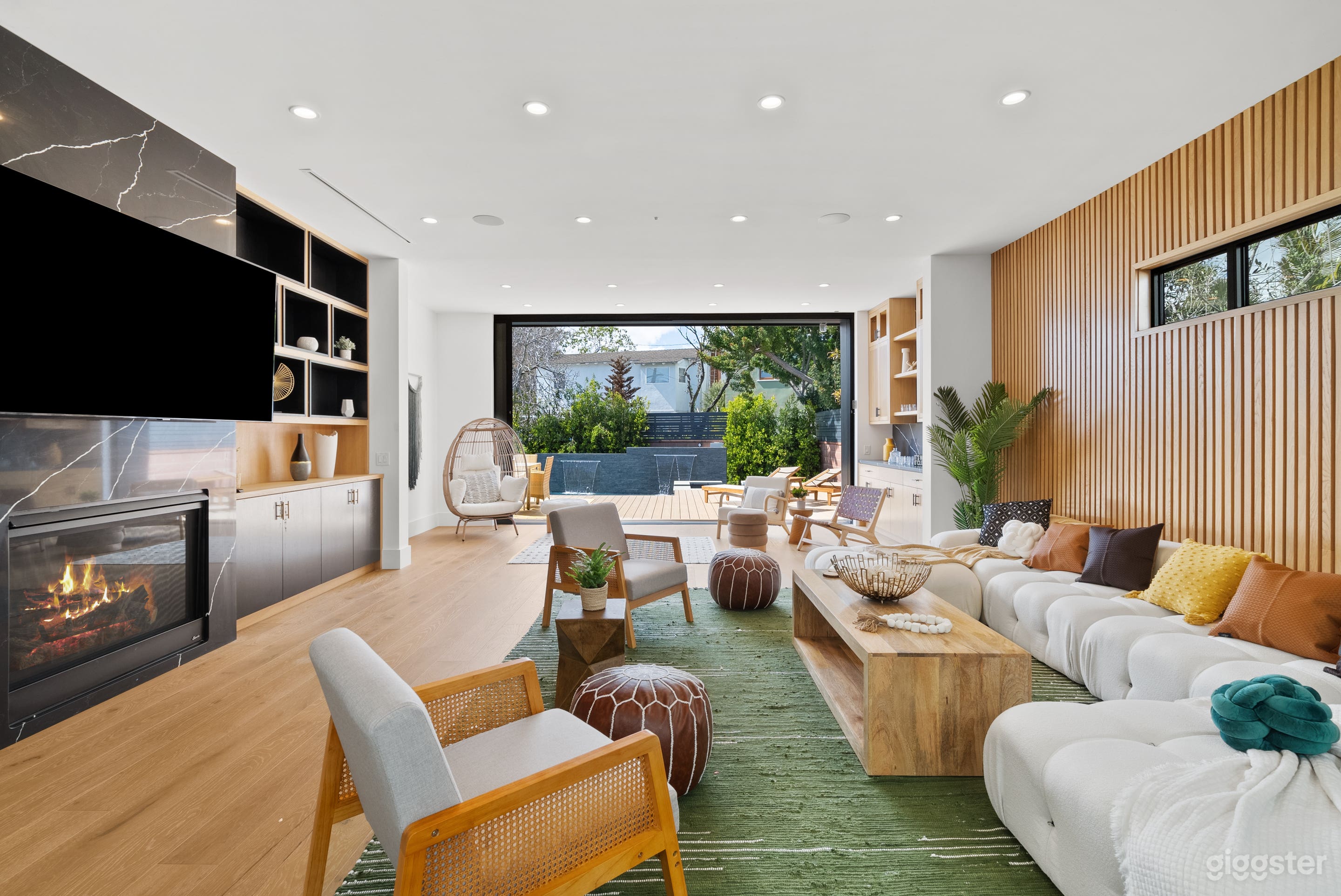 Design awards Venice Beach Home with Pool Photo 2