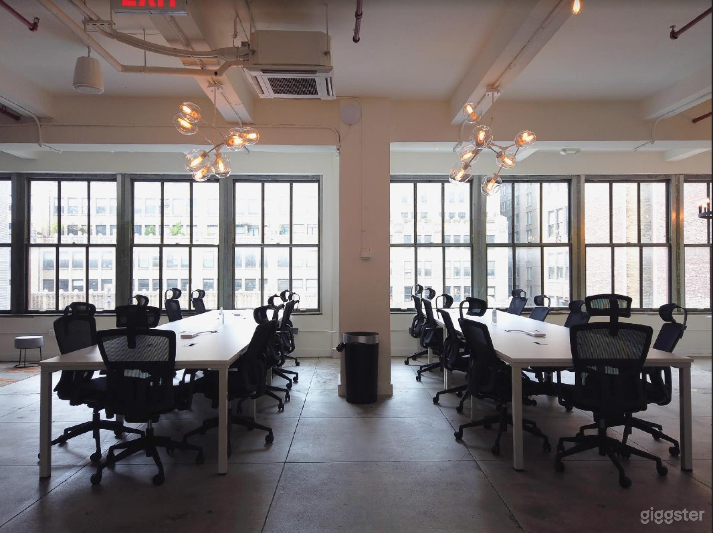 OASIS by Workville - Conference Center &amp; Corporate Events, Flex Office, Meeting Space Venue &amp; Rooftop Photo 4