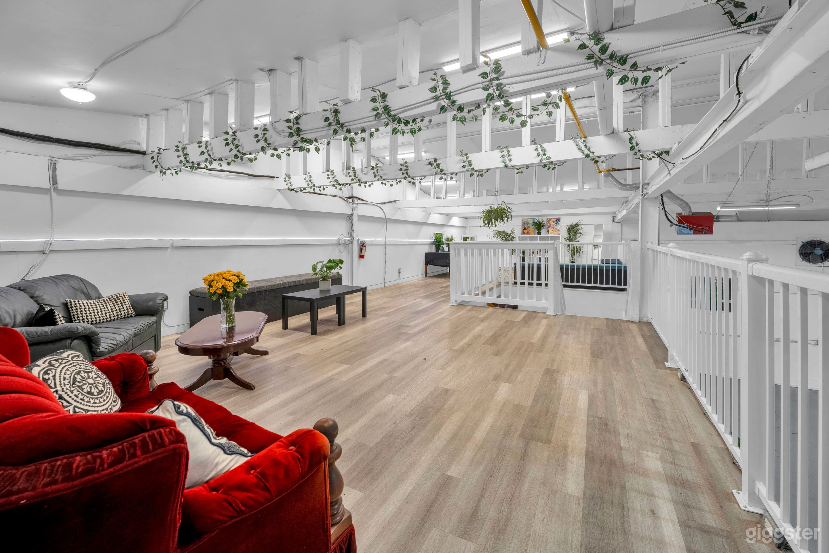 Bright, Open Concept Multi-use 2500 sq.ft Loft Photo 4