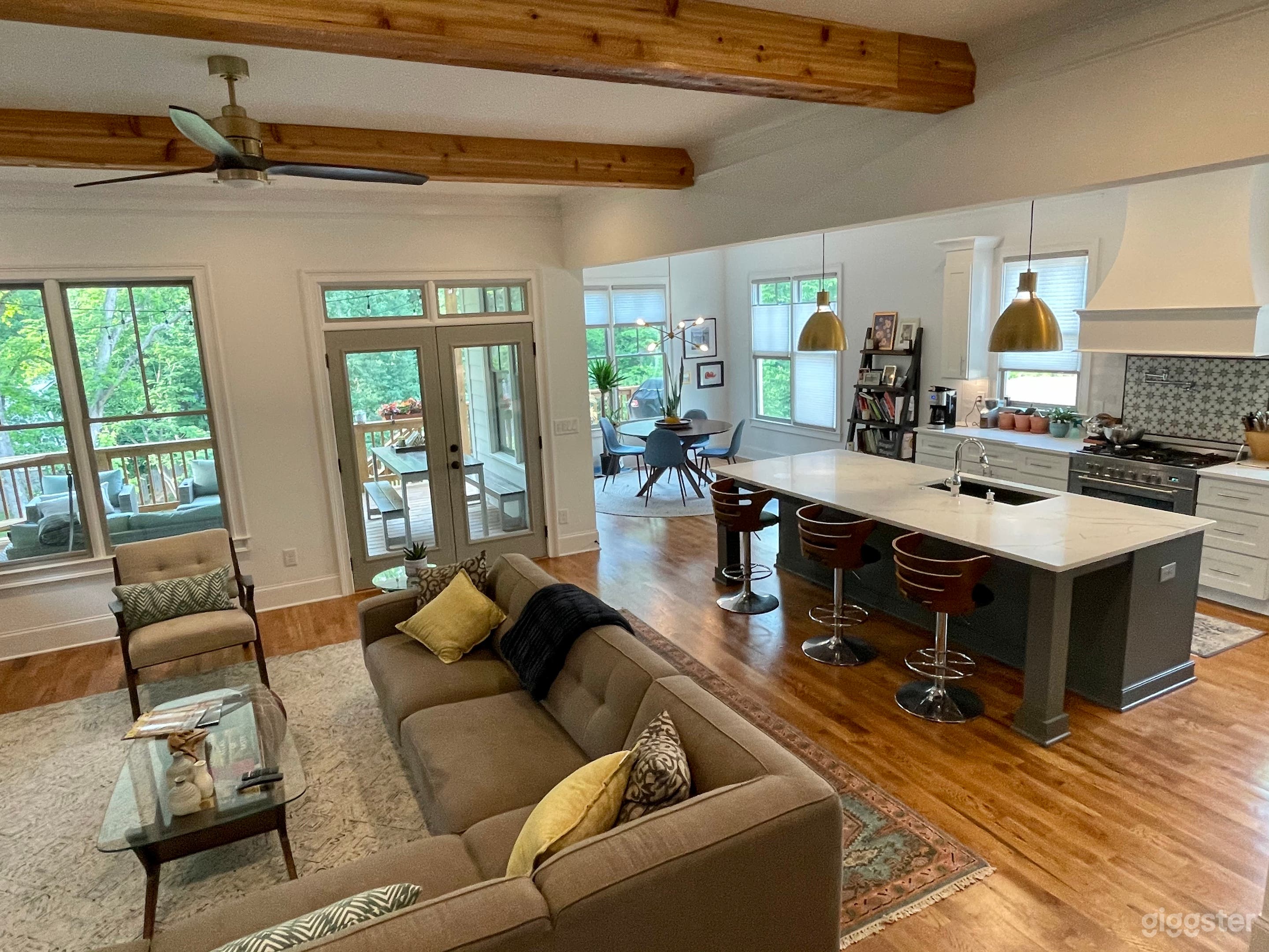 Beautiful Modern Farmhouse ready for filming and photo shoots Photo 2