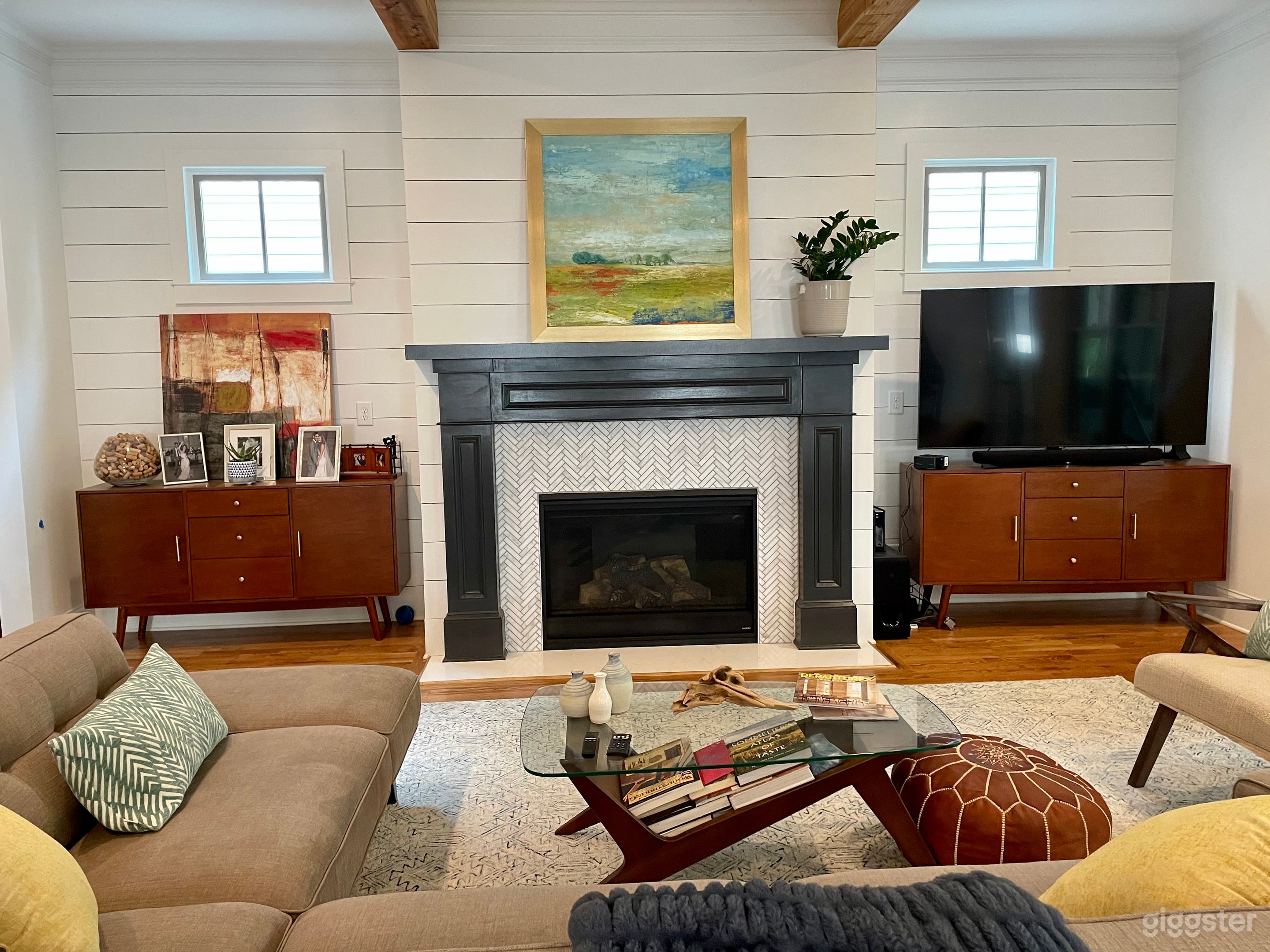 Beautiful Modern Farmhouse ready for filming and photo shoots Photo 4