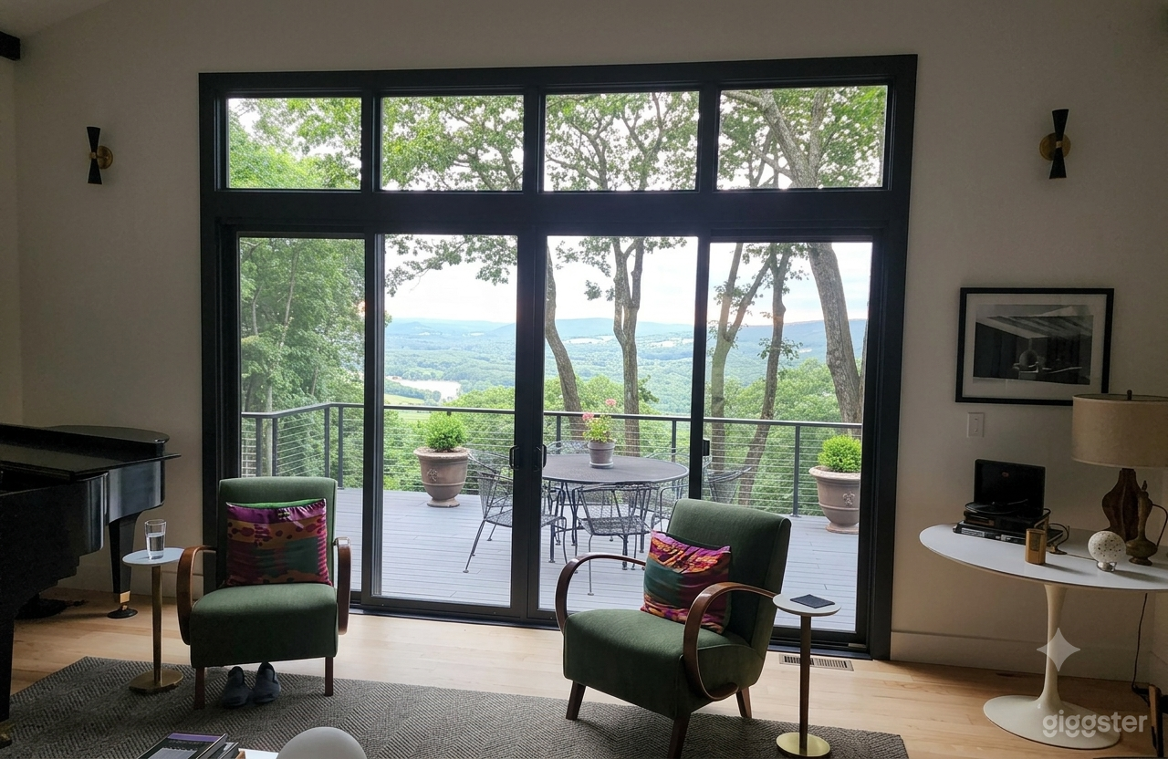 Contemporary House w/ Warmth & Character Photo 4