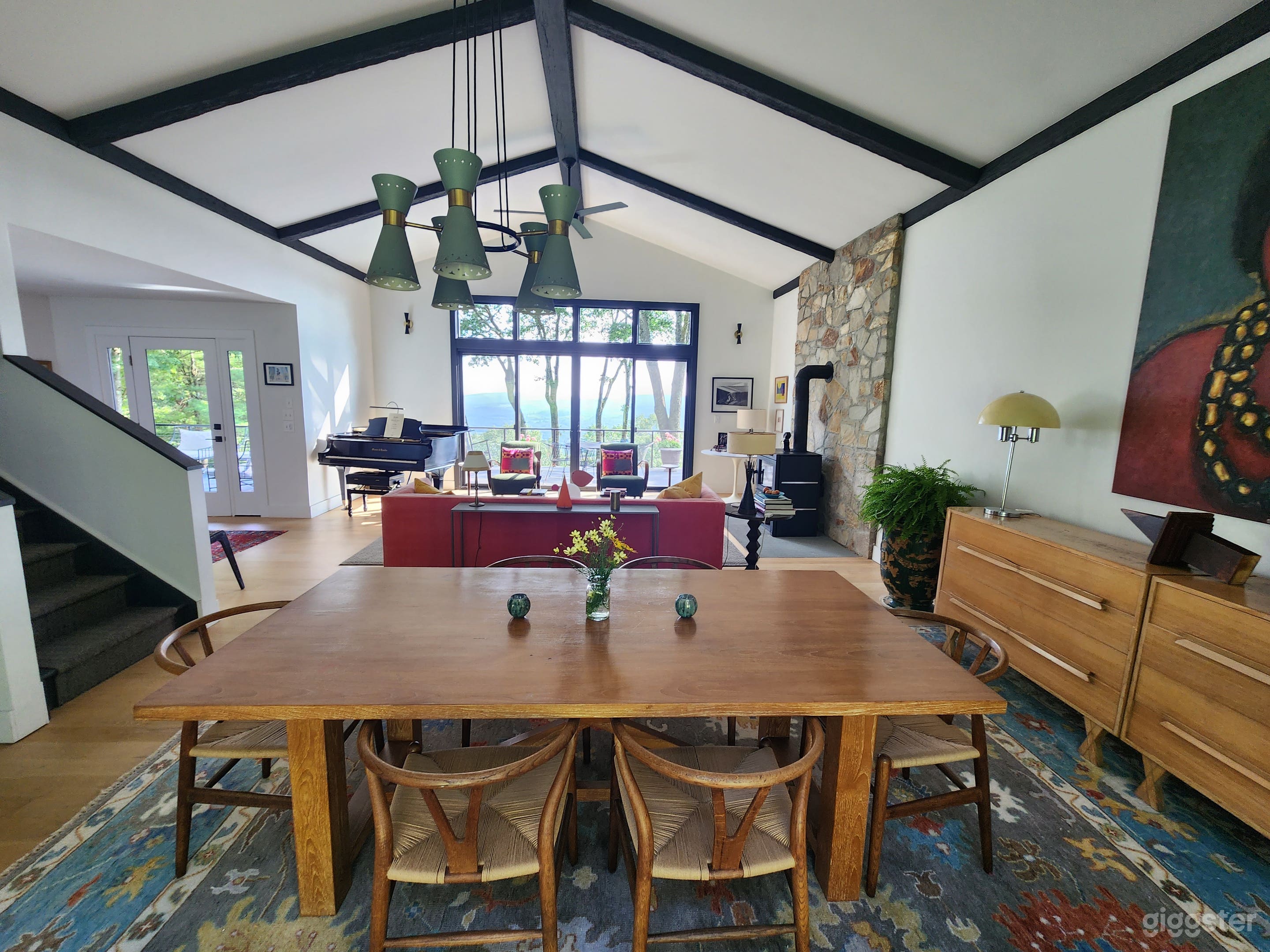 Contemporary House w/ Warmth & Character Photo 2