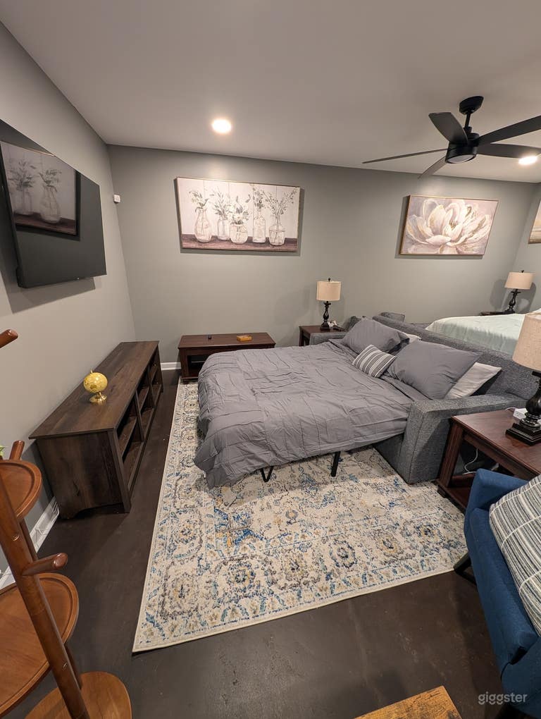  Contemporary Midtown Studio 