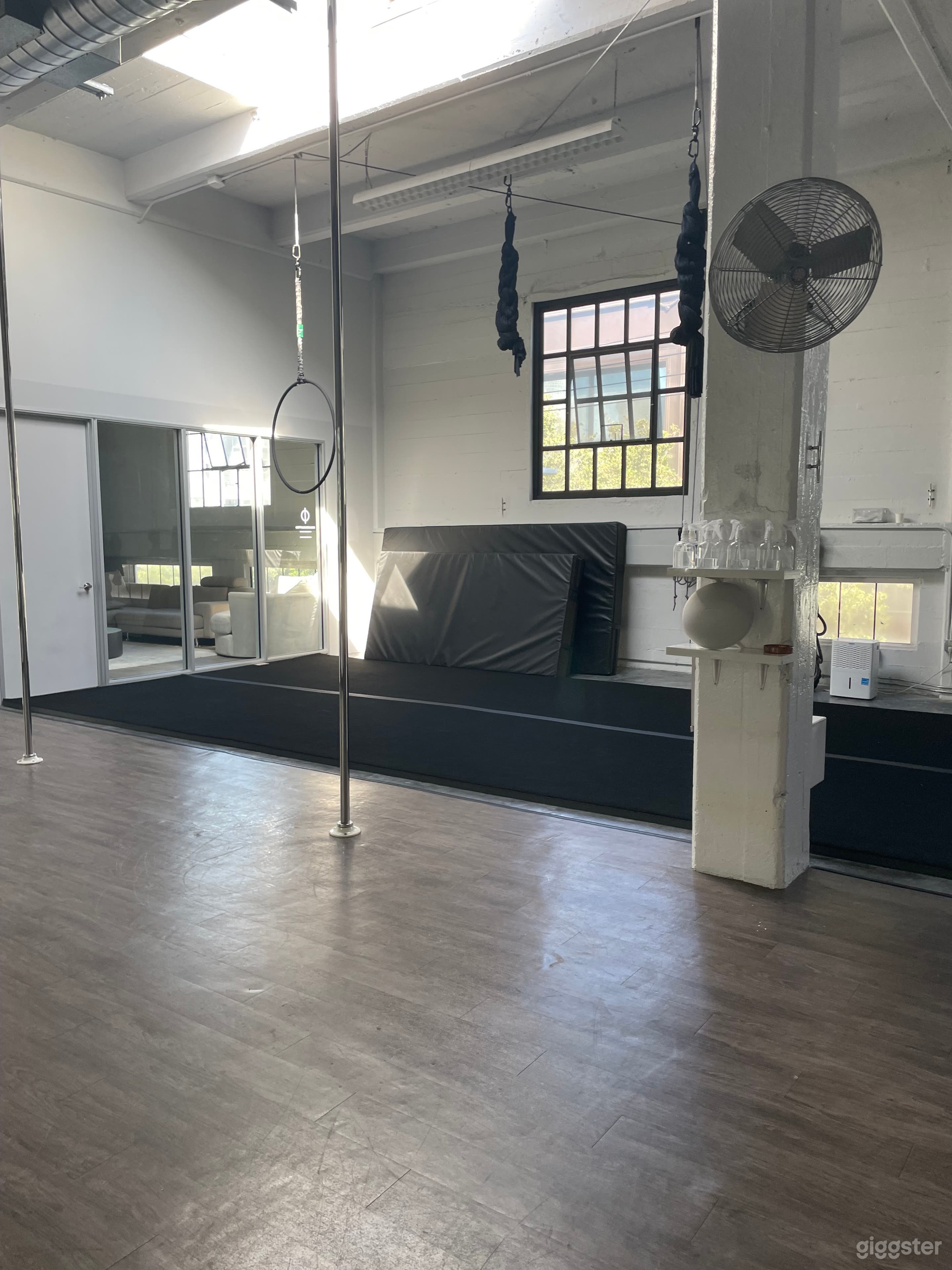 Spacious Pole Dance Studio Photo 4