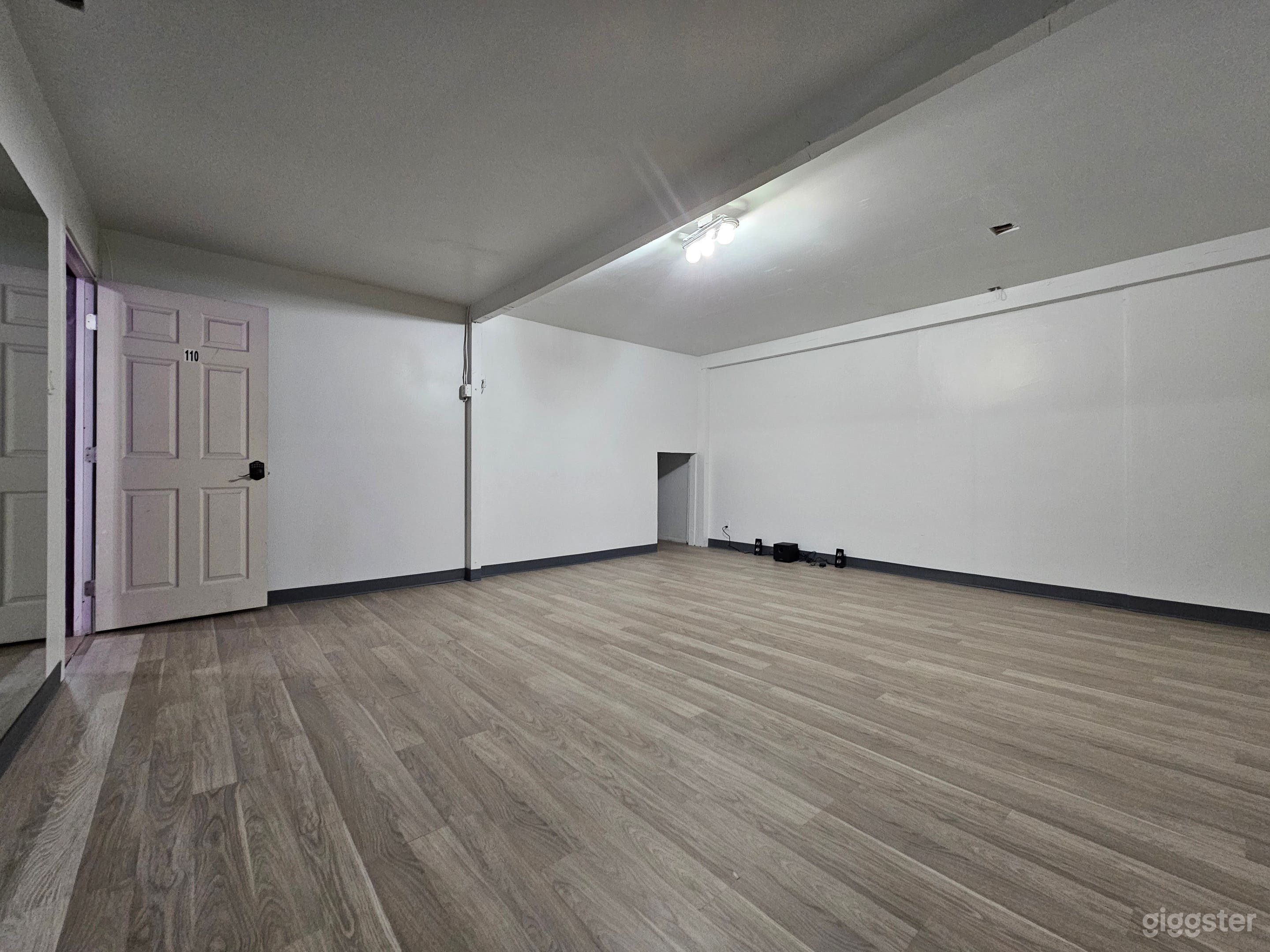 Dance Studio Room 1 – North Hollywood, Los Angeles Photo 4