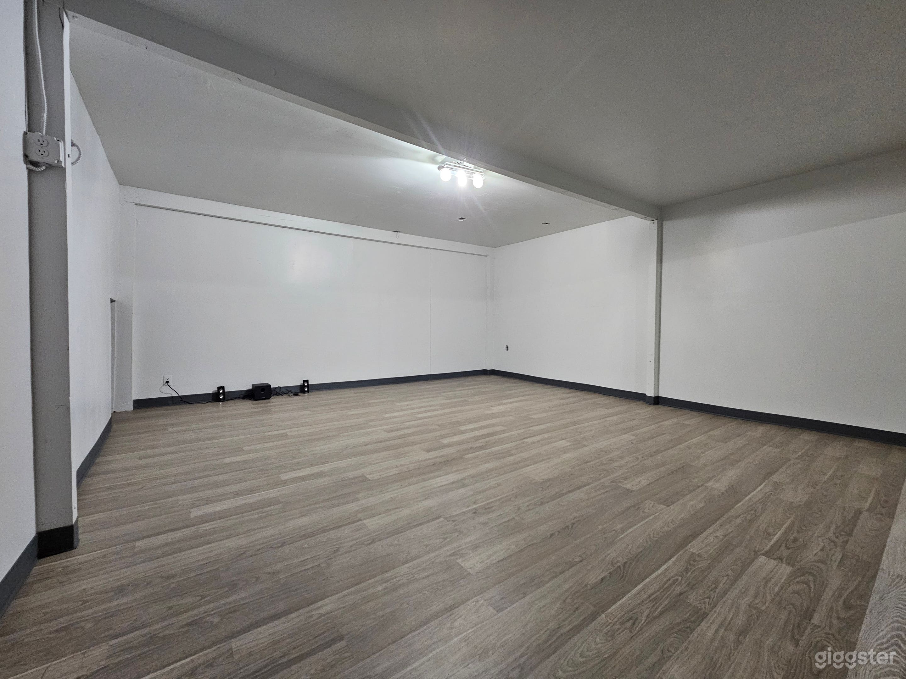 Dance Studio Room 1 – North Hollywood, Los Angeles Photo 2