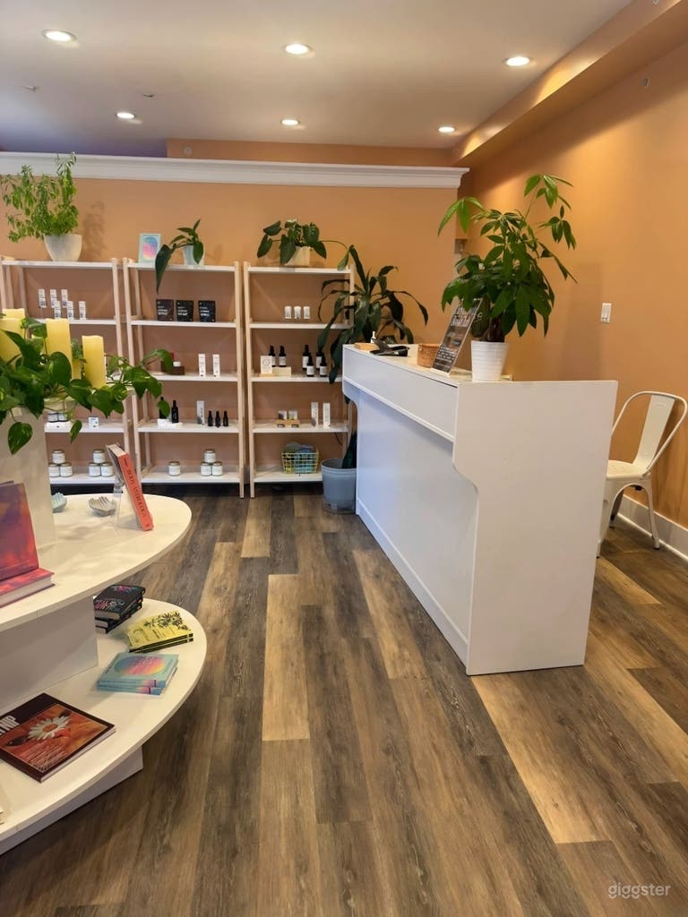  Stylish Wellness & Boutique in Alexandria 
