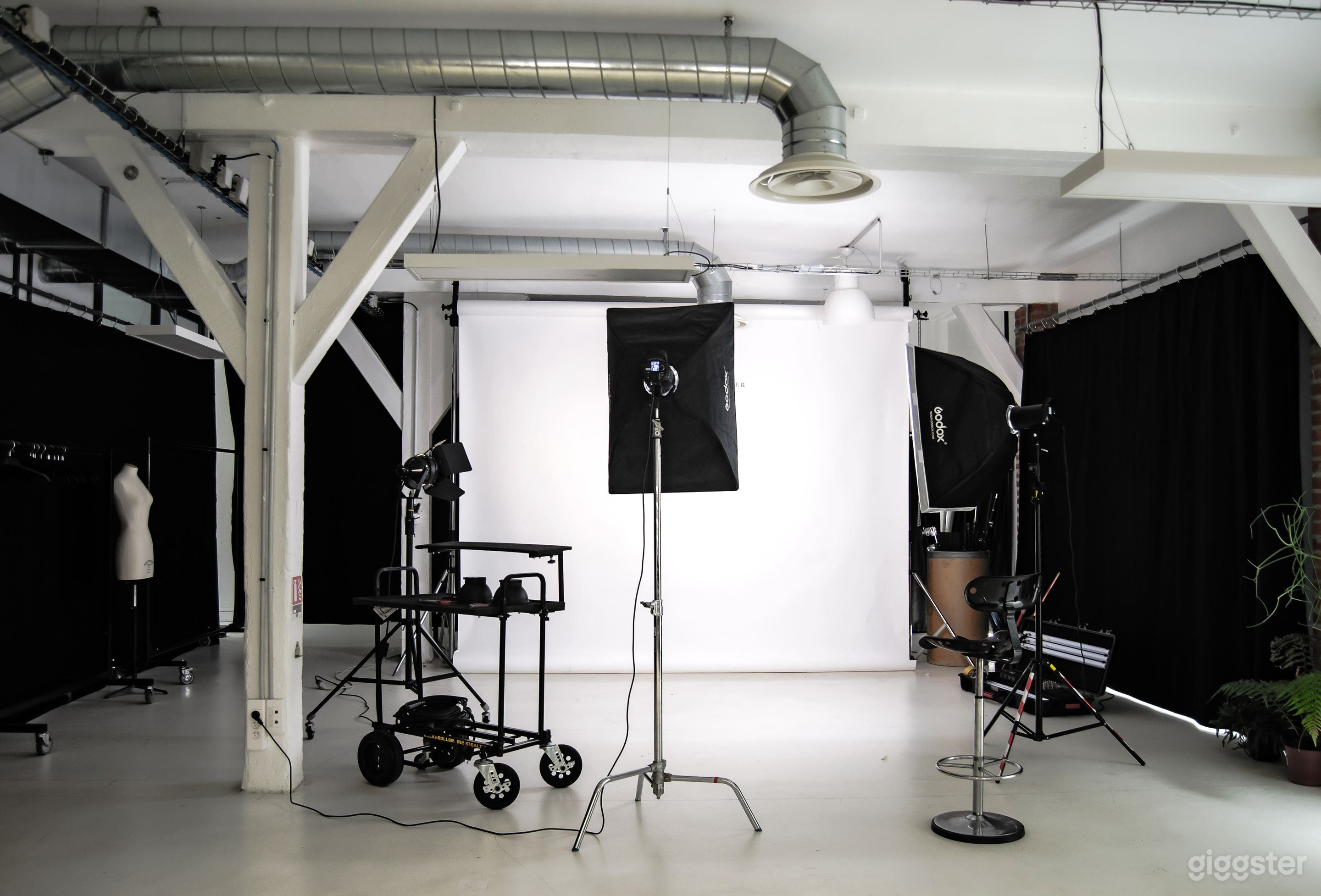 PHOTO STUDIO, IN PARIS 11 Photo 2