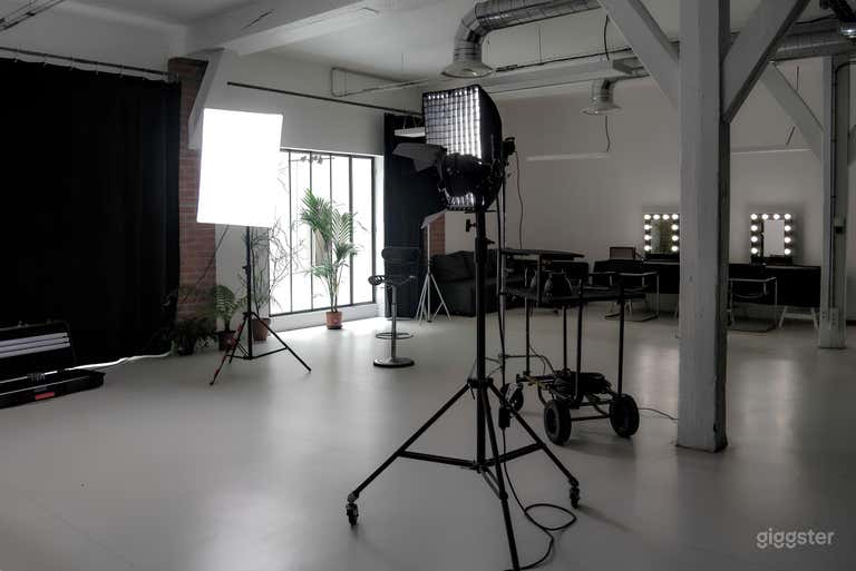  PHOTO STUDIO, IN PARIS 11 