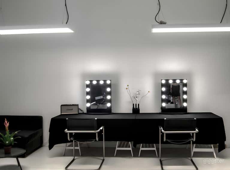  PHOTO STUDIO, IN PARIS 11 