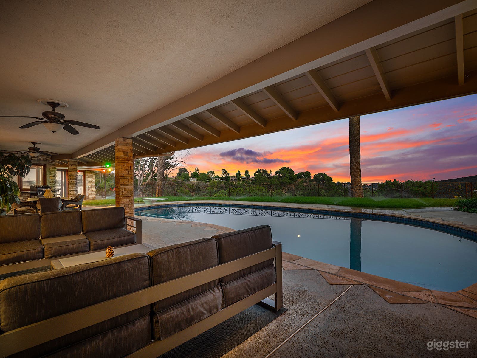 Luxurious Mid-Century Estate w/ Valley Views Photo 2