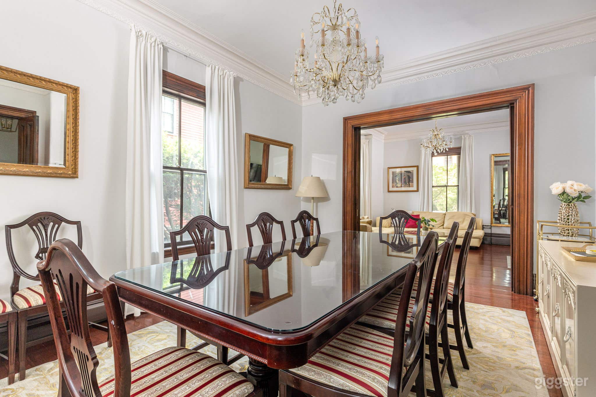 Grand historic home on quiet street near Harvard Photo 3
