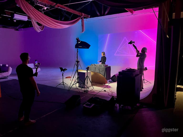  We can help you with finding a photographer or a videographer for your shoot. 