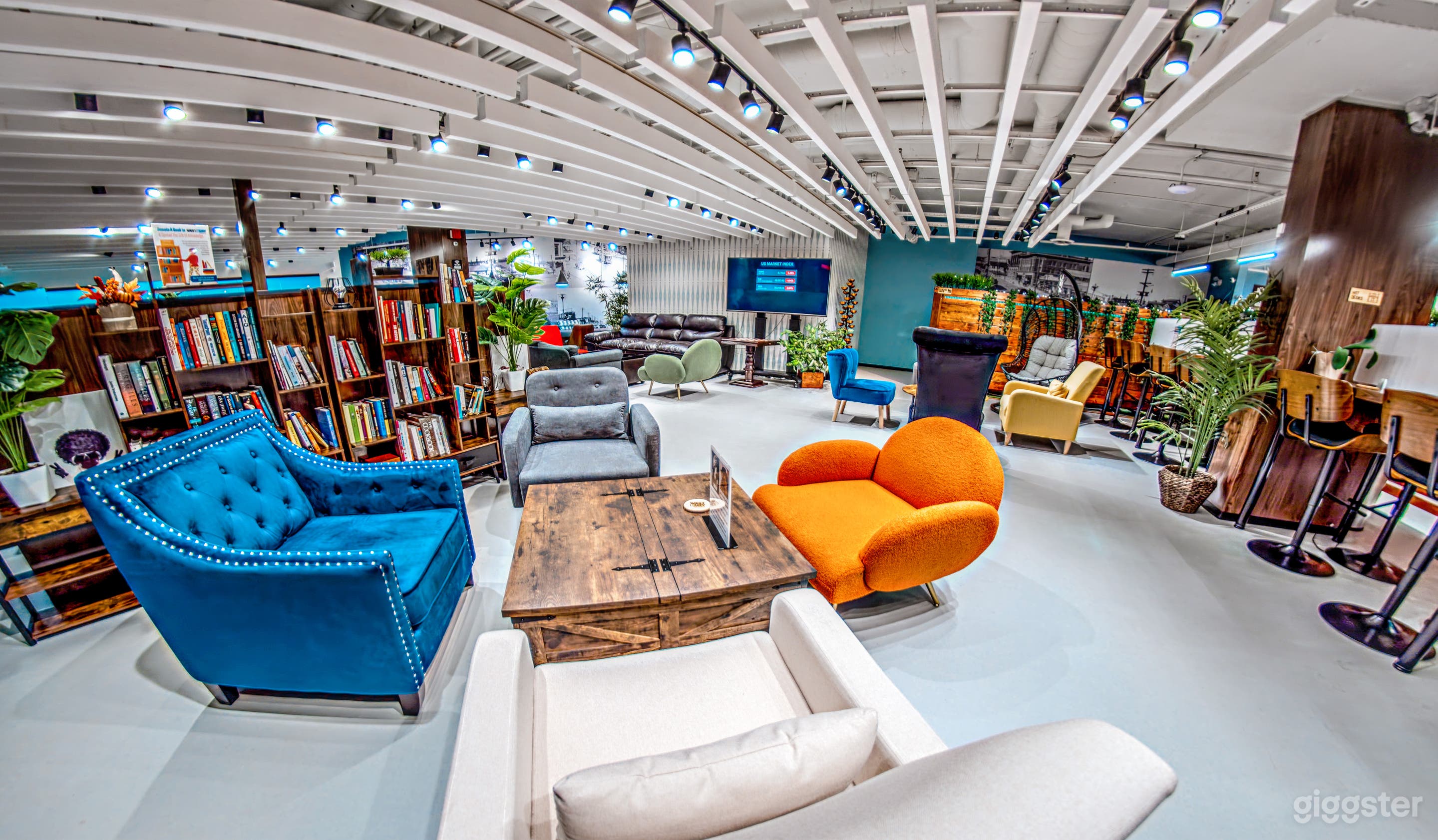 Small Meeting Room for 4 Photo 4