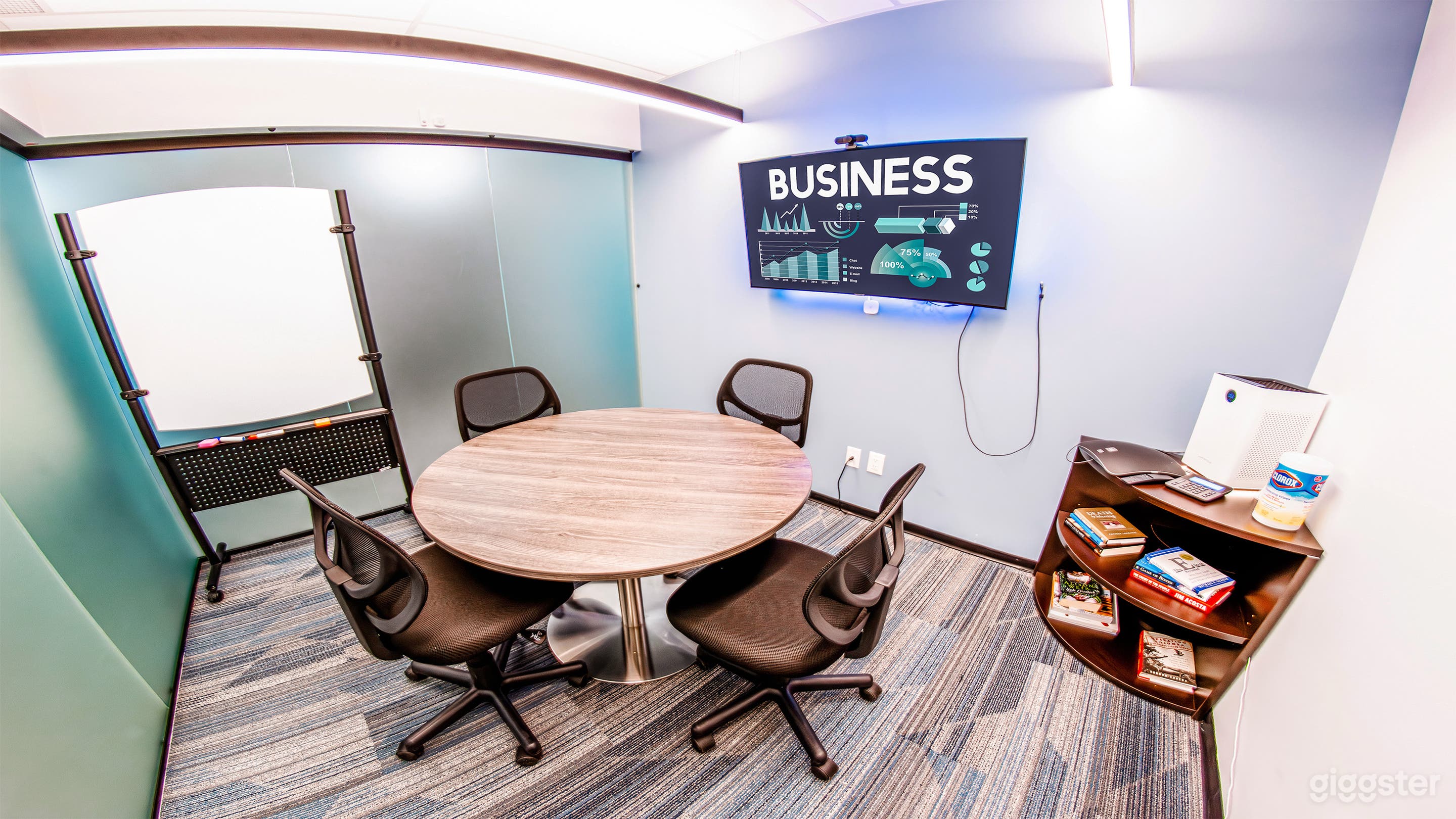 Small Meeting Room for 4 Photo 1