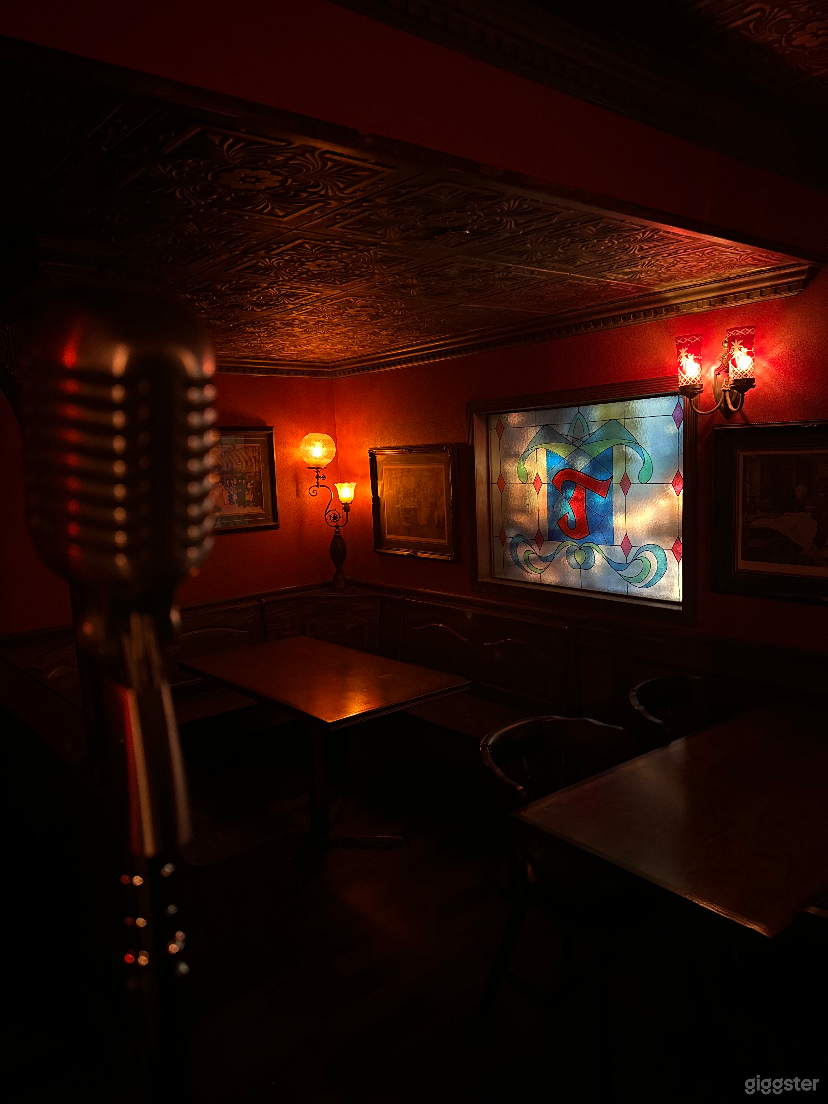 Vintage Speakeasy Bar with Stage and Free Parking Photo 3