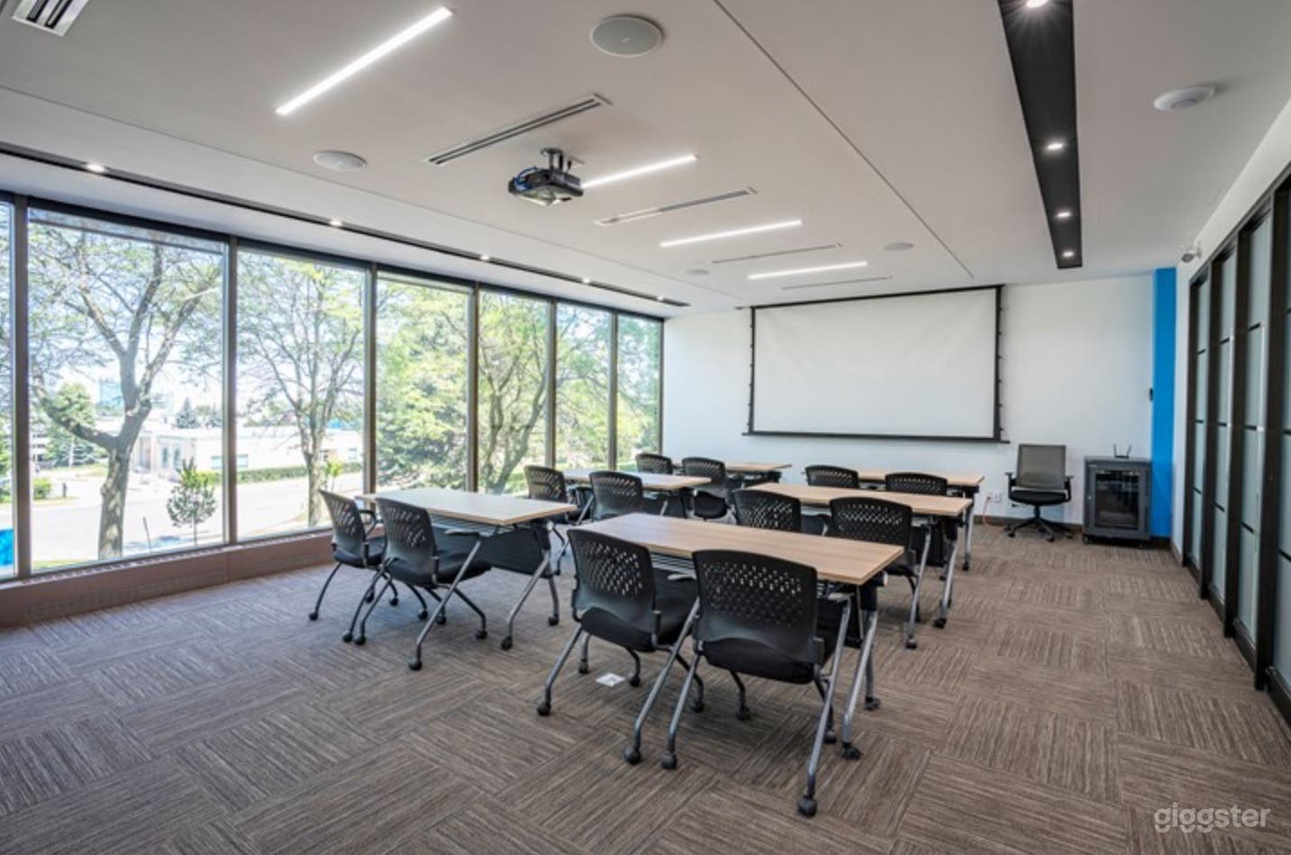 Huge Training Room (Combination of room 1 &amp; 2) Photo 3