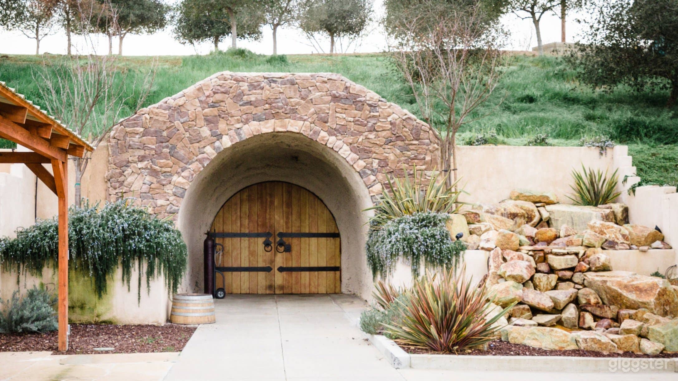 1988 Cave Wine Cellar Photo 2