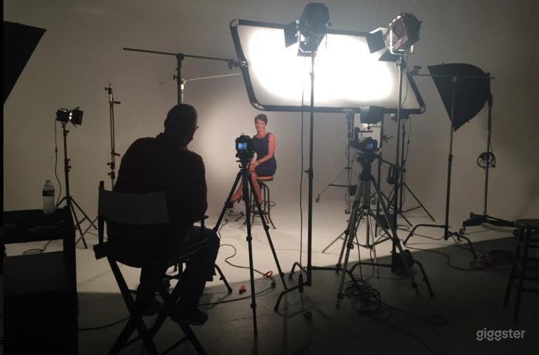  Urban Studio, Enormous Cyc Wall and Awesome Vibes! 