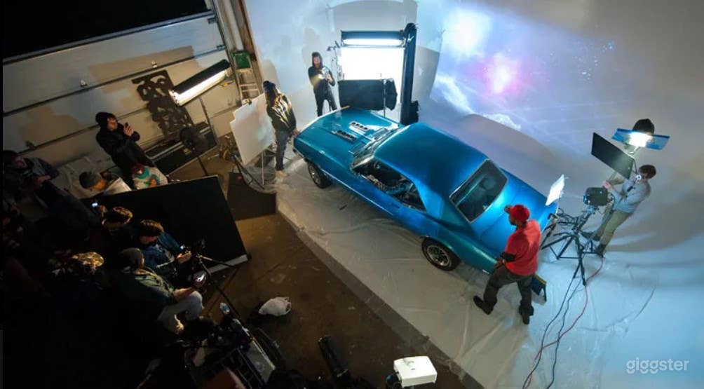 Urban Studio, Enormous Cyc Wall and Awesome Vibes! Photo 2