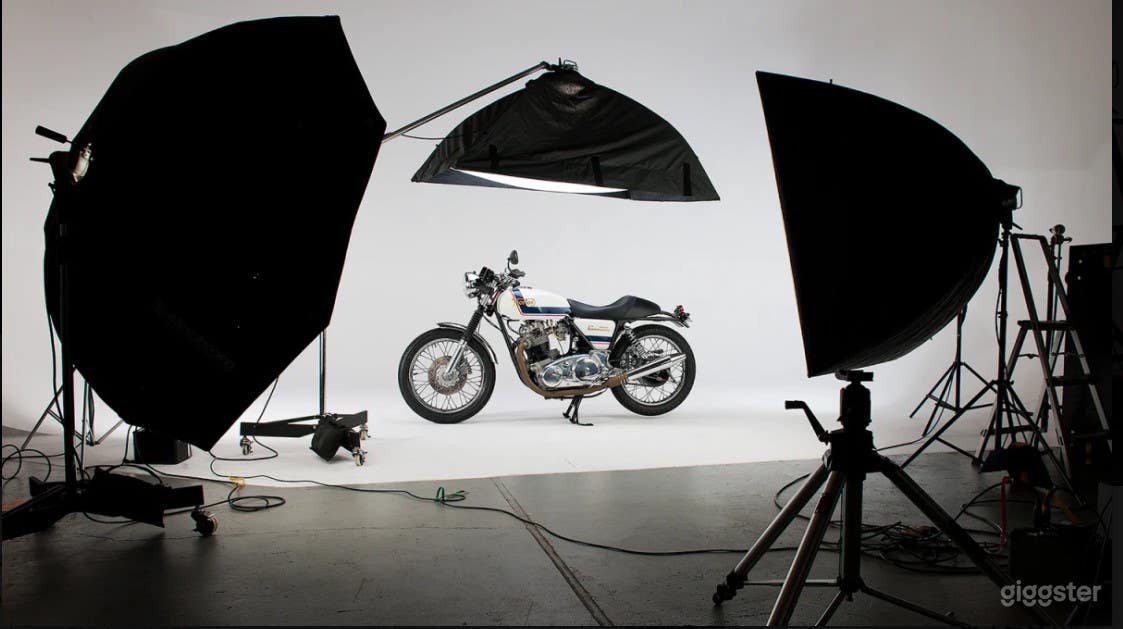 Urban Studio, Enormous Cyc Wall and Awesome Vibes! Photo 1