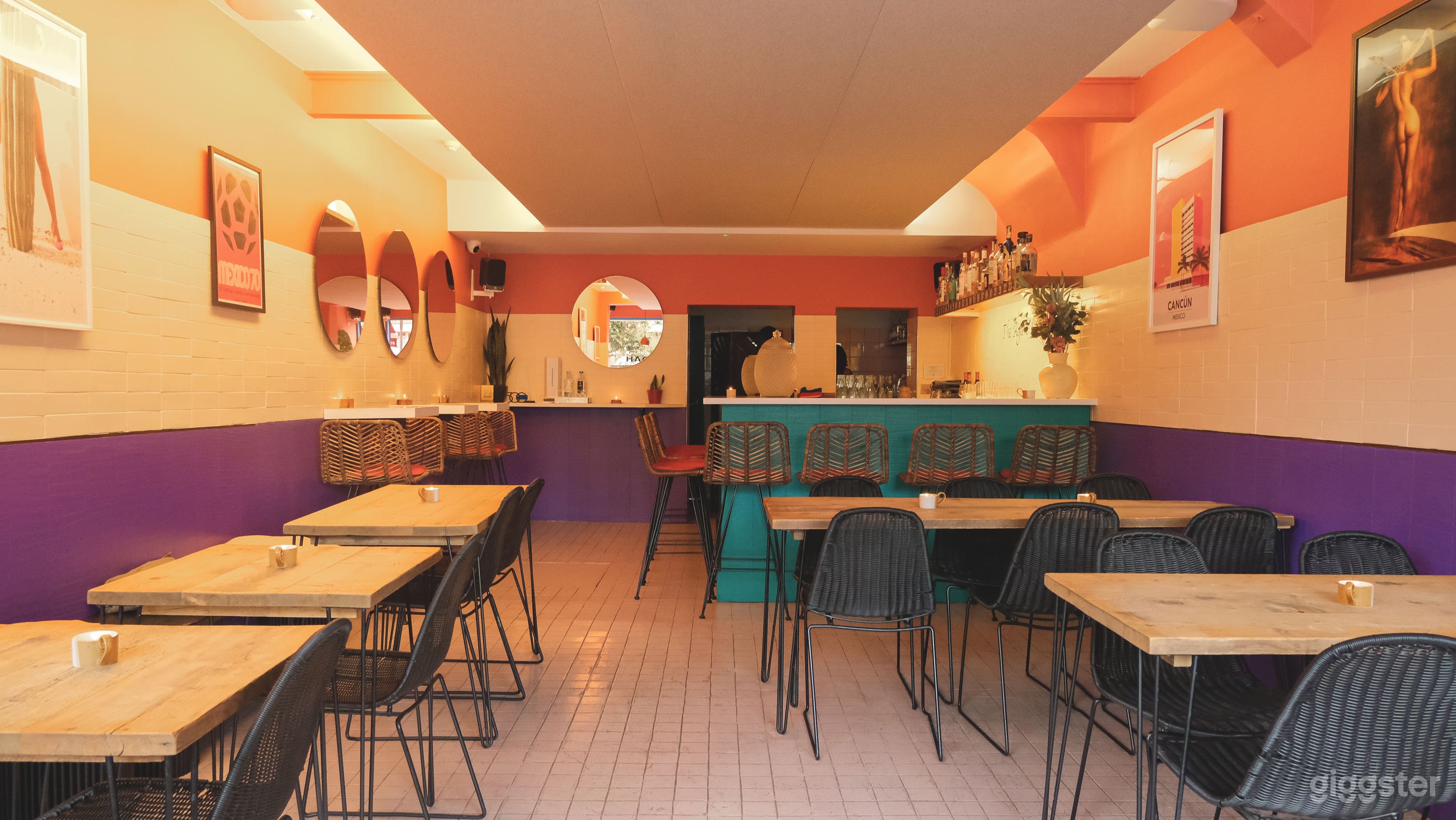 Beautiful Independent Bar Space  Photo 1