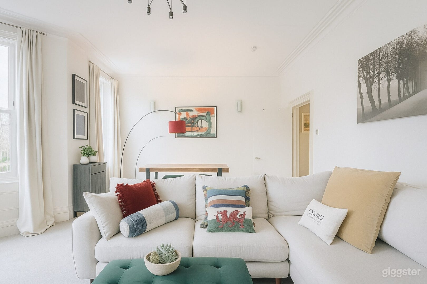 The Pontcanna Emerald: 2-Bedroom Apartment Photo 3