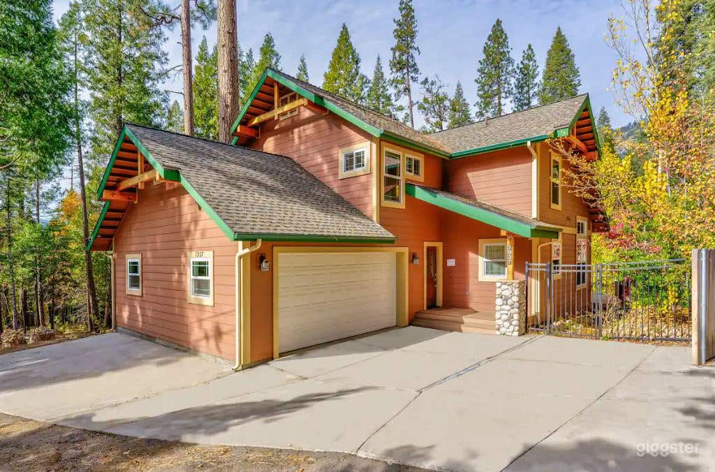 Yosemite Insiders Cozy, Elegant 3bd, loft, 2.5bath Photo 1