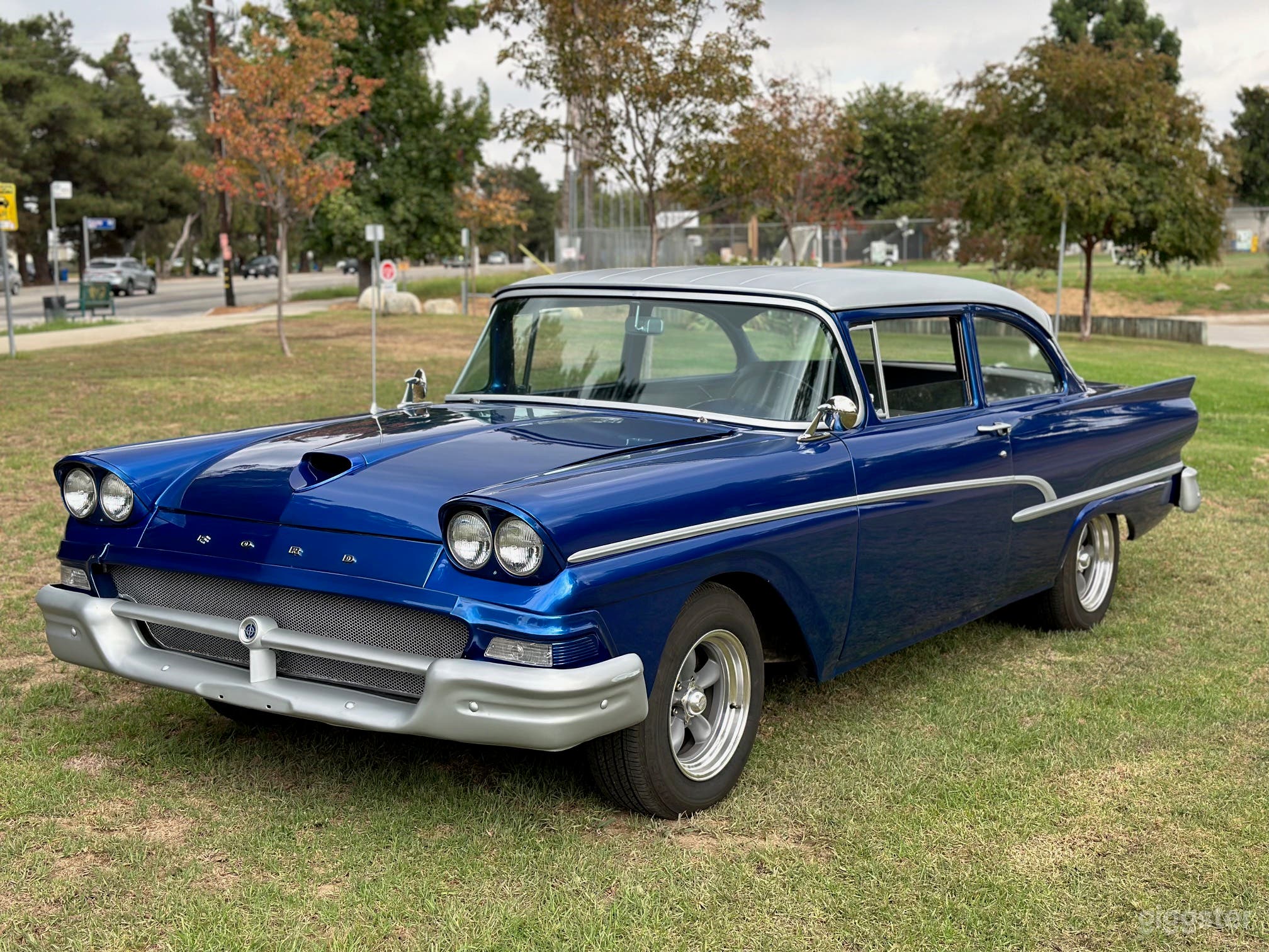 #76,170  Classic Ford Custom 300 Photo 1