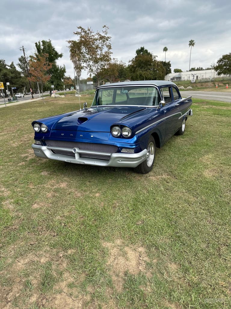  #76,170  Classic Ford Custom 300 