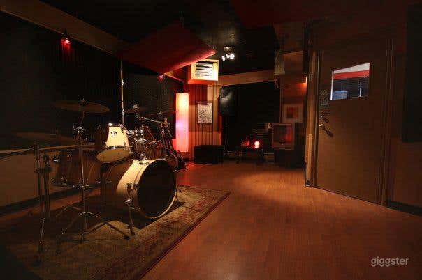 The Classic - REHEARSAL STUDIO Photo 2