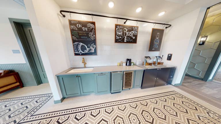  Charming Clubhouse for Events & Productions 