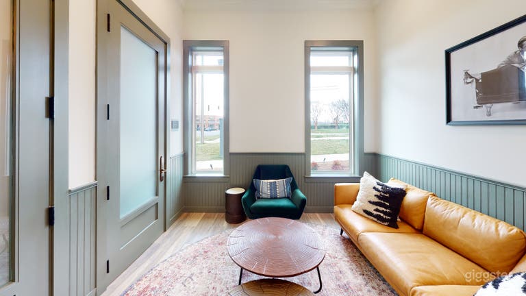  Charming Clubhouse for Events & Productions 