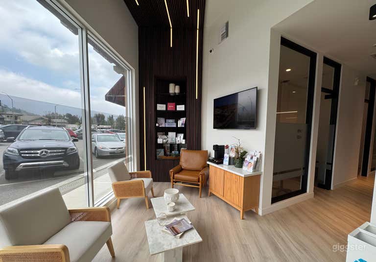  Elegant Hospital Lobby 