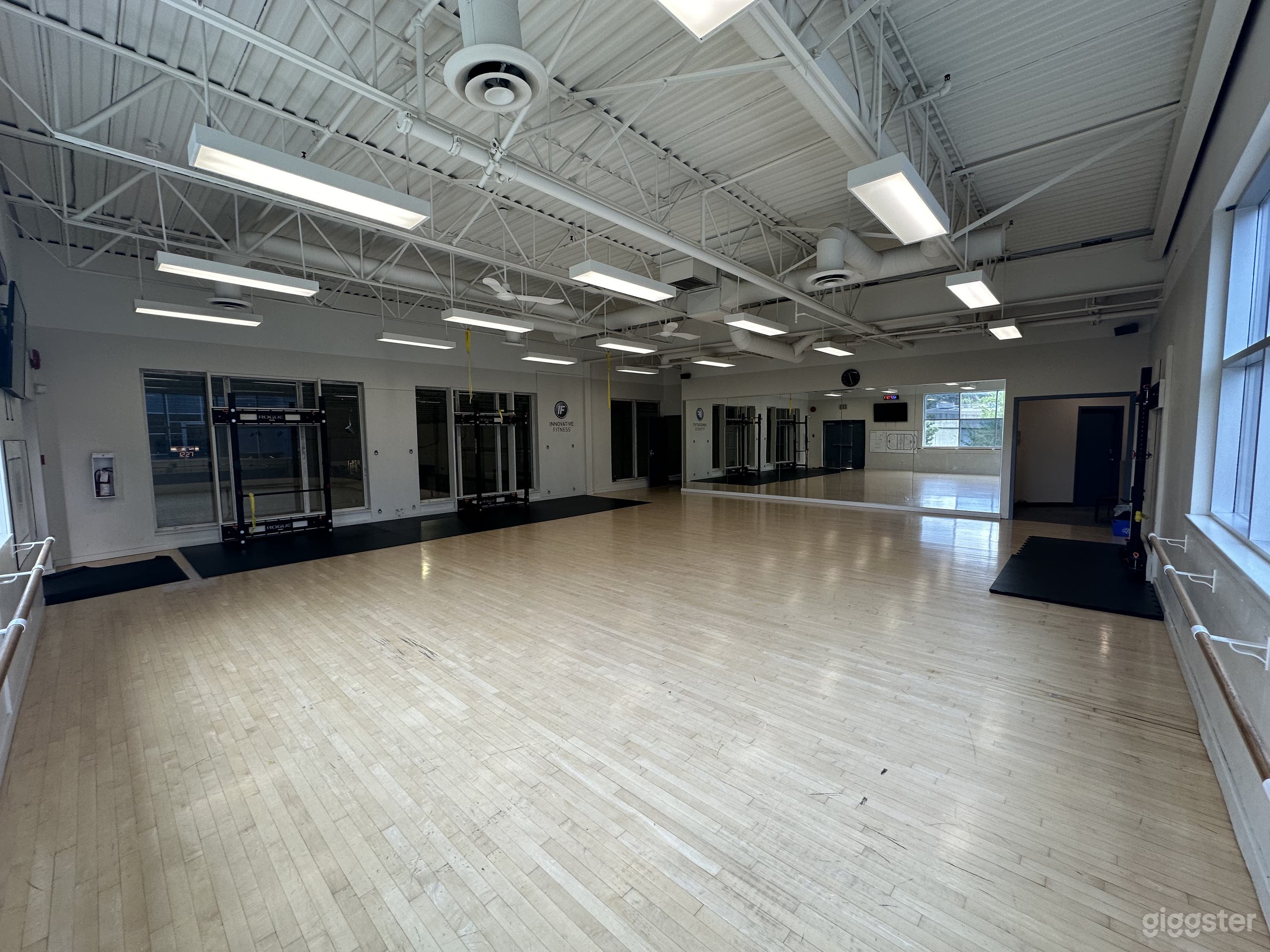 1500sq.ft bright and spactious dance studio. 