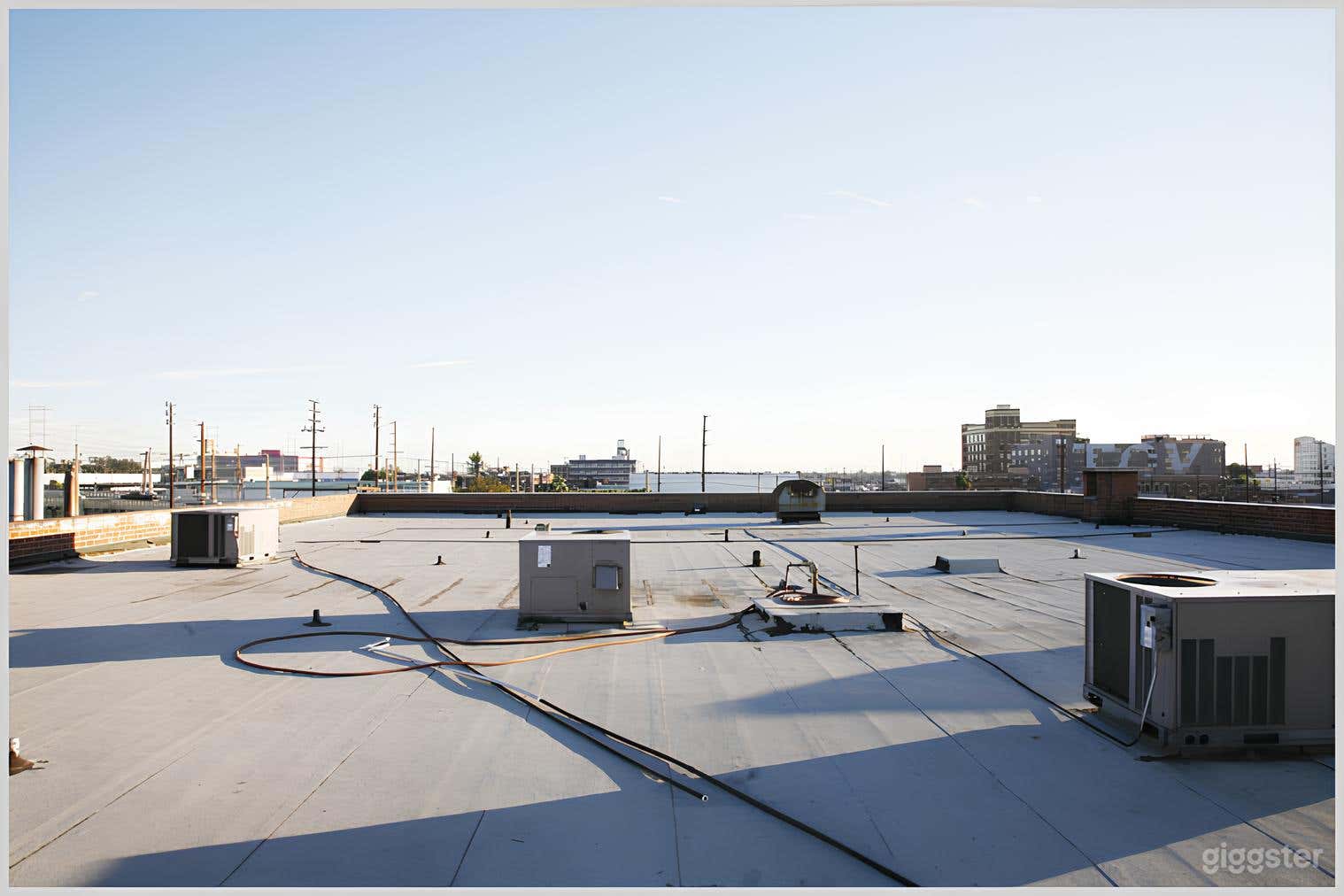 Wide Parking Production Space Photo 2