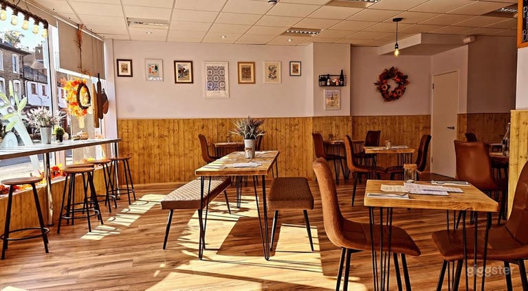 Modern Coffee Shop With Warm Vibe 