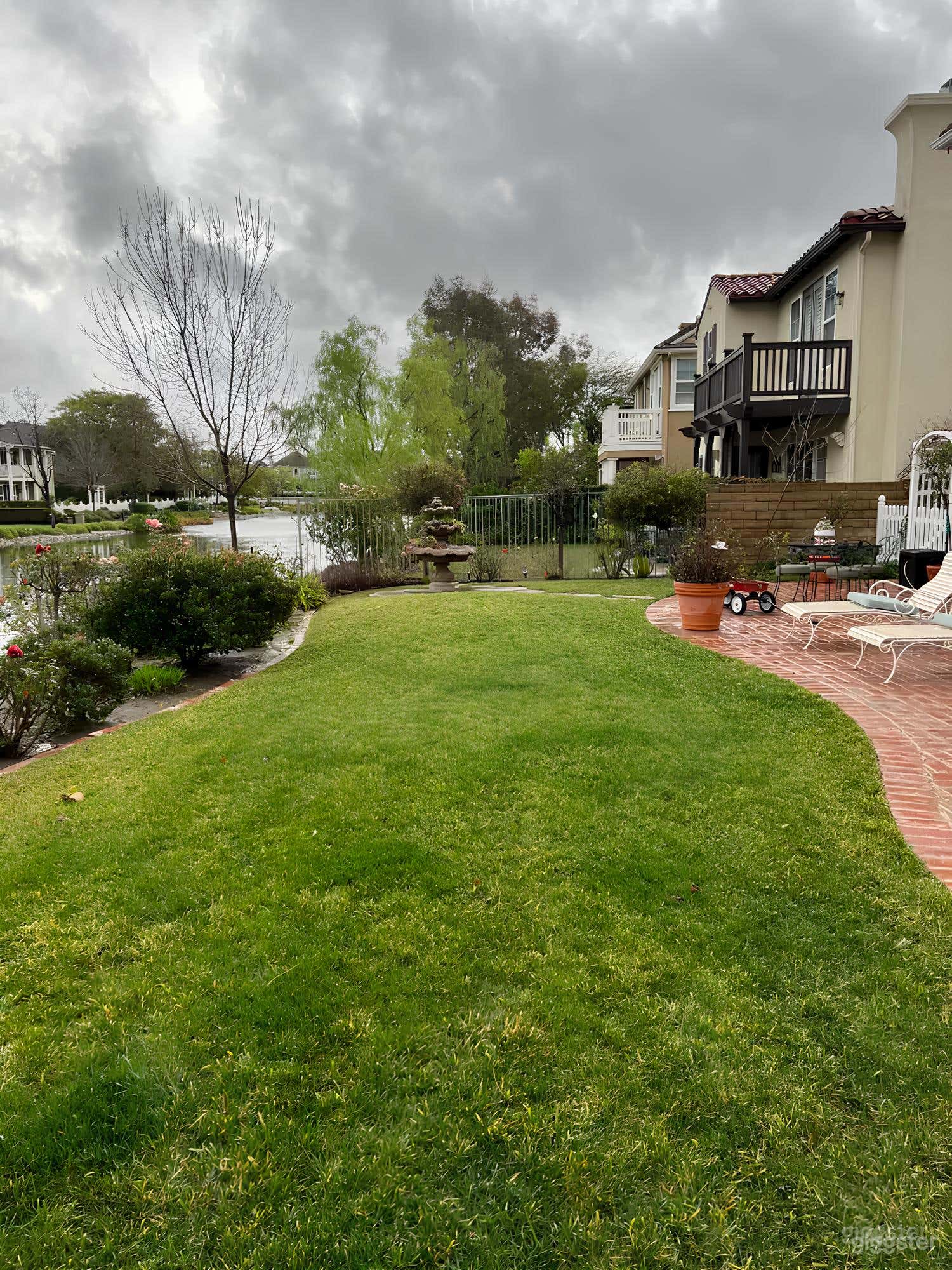 Lakeside Backyard Haven with Spa &amp; Serene Garden Views Photo 1