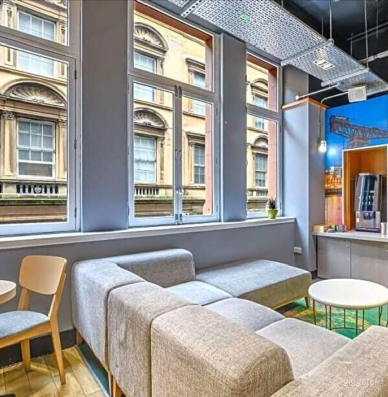  Spacious Reception Area for Filming   