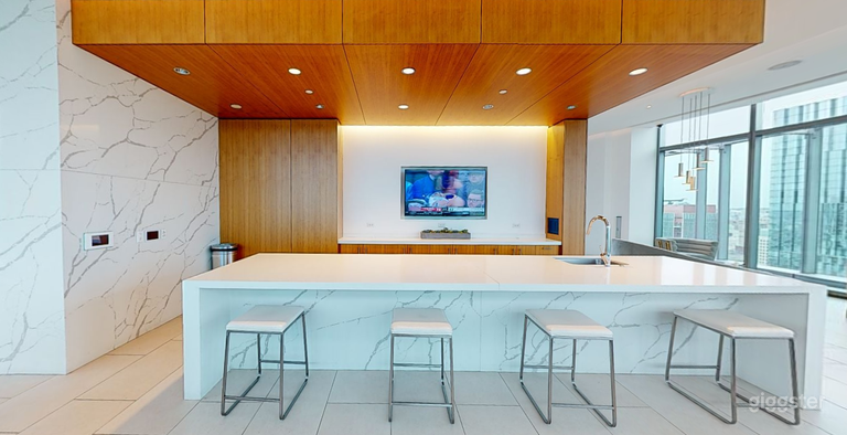  42nd Floor Sky Lounge & Deck in East Cut 