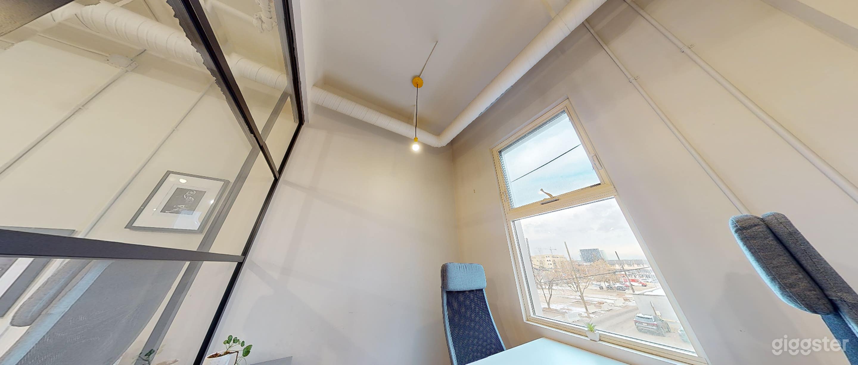 Private And Professional Office Space Photo 2