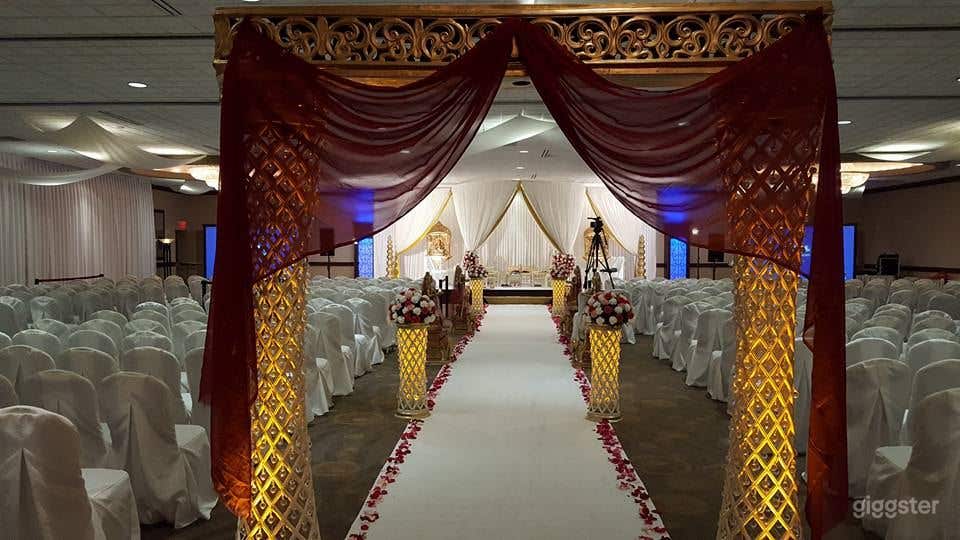 Bright Grand Ballroom in Ohio Photo 2