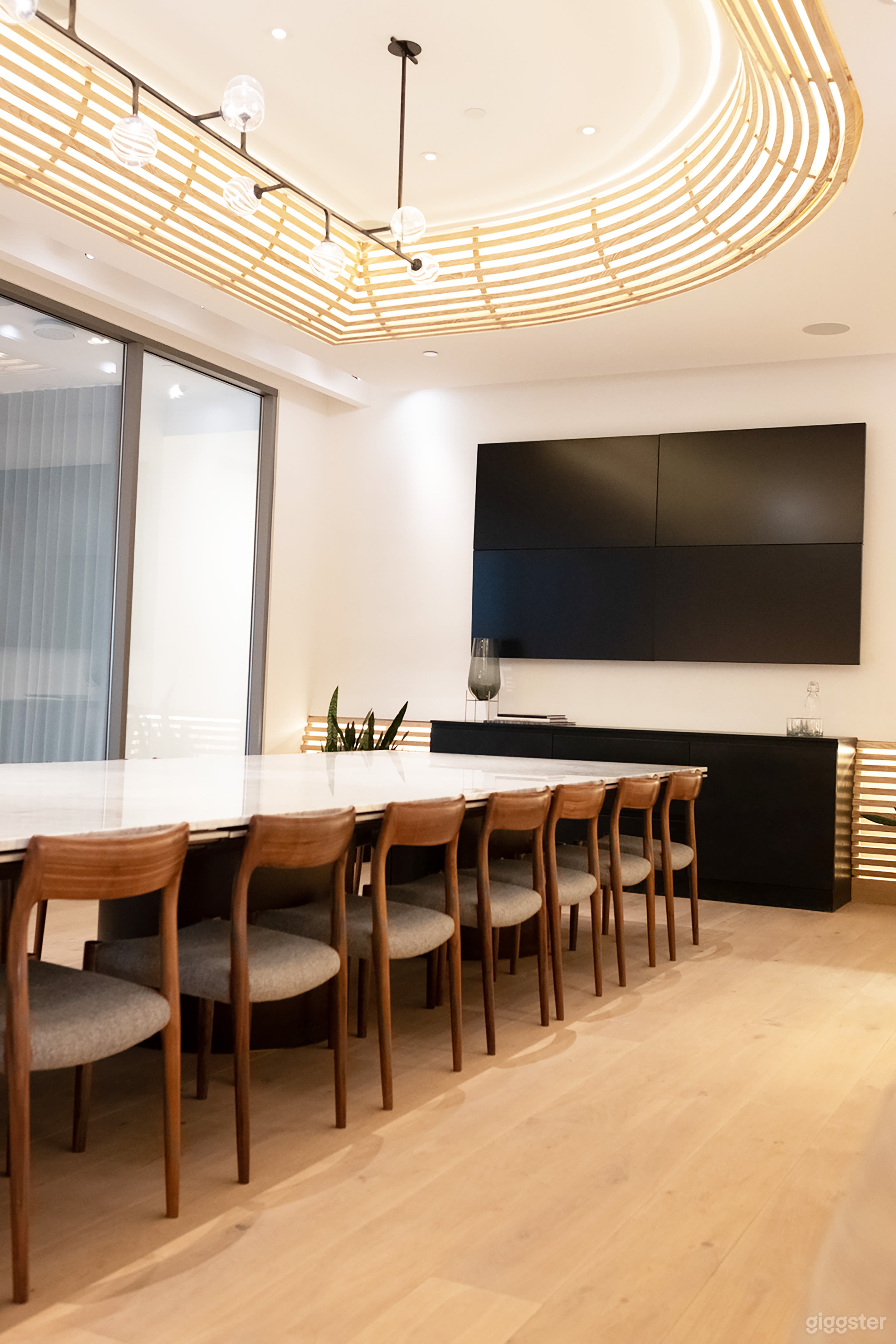 Luxury Conference Room in Beverly Hills Photo 2