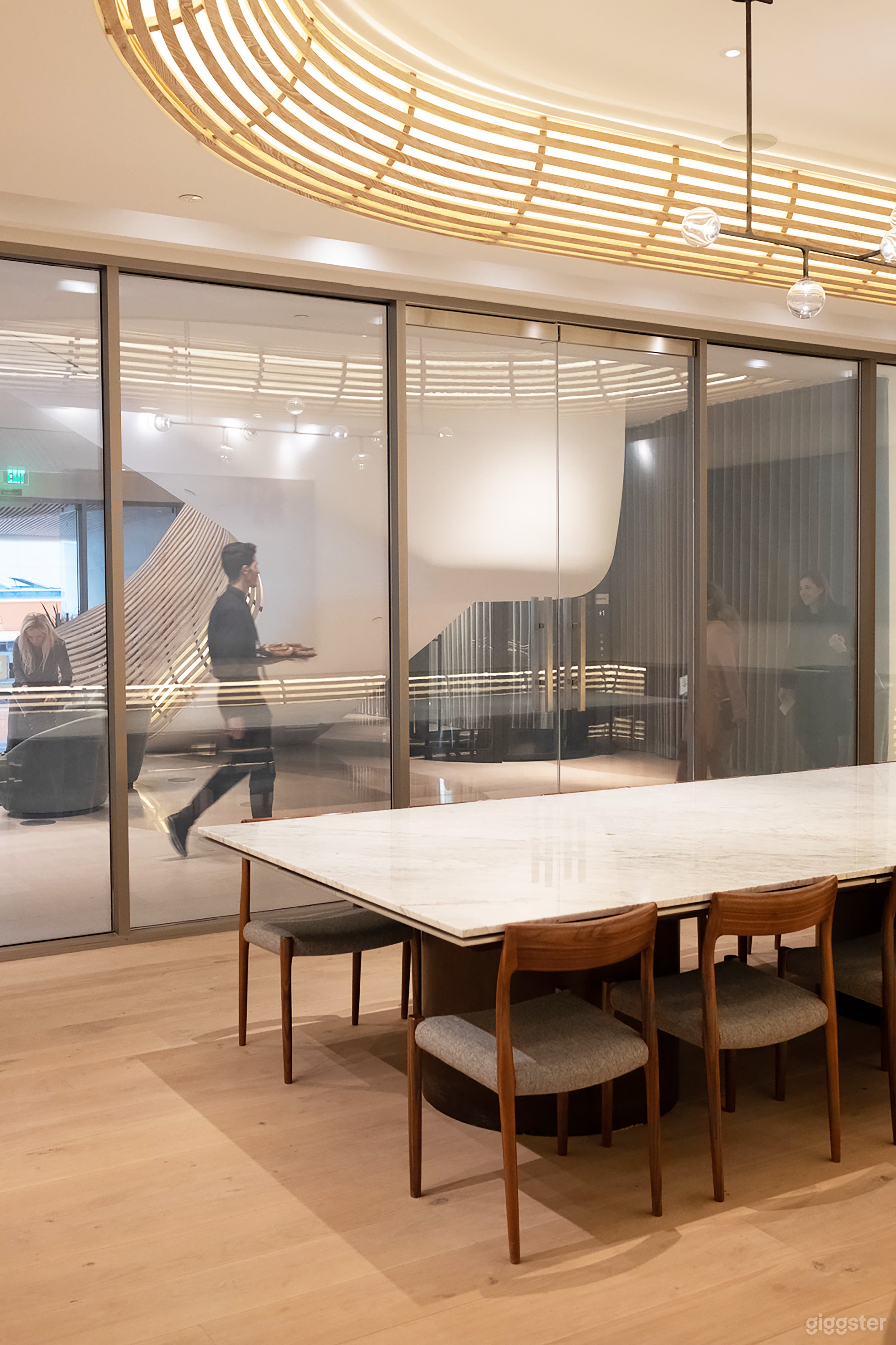 Luxury Conference Room in Beverly Hills Photo 3