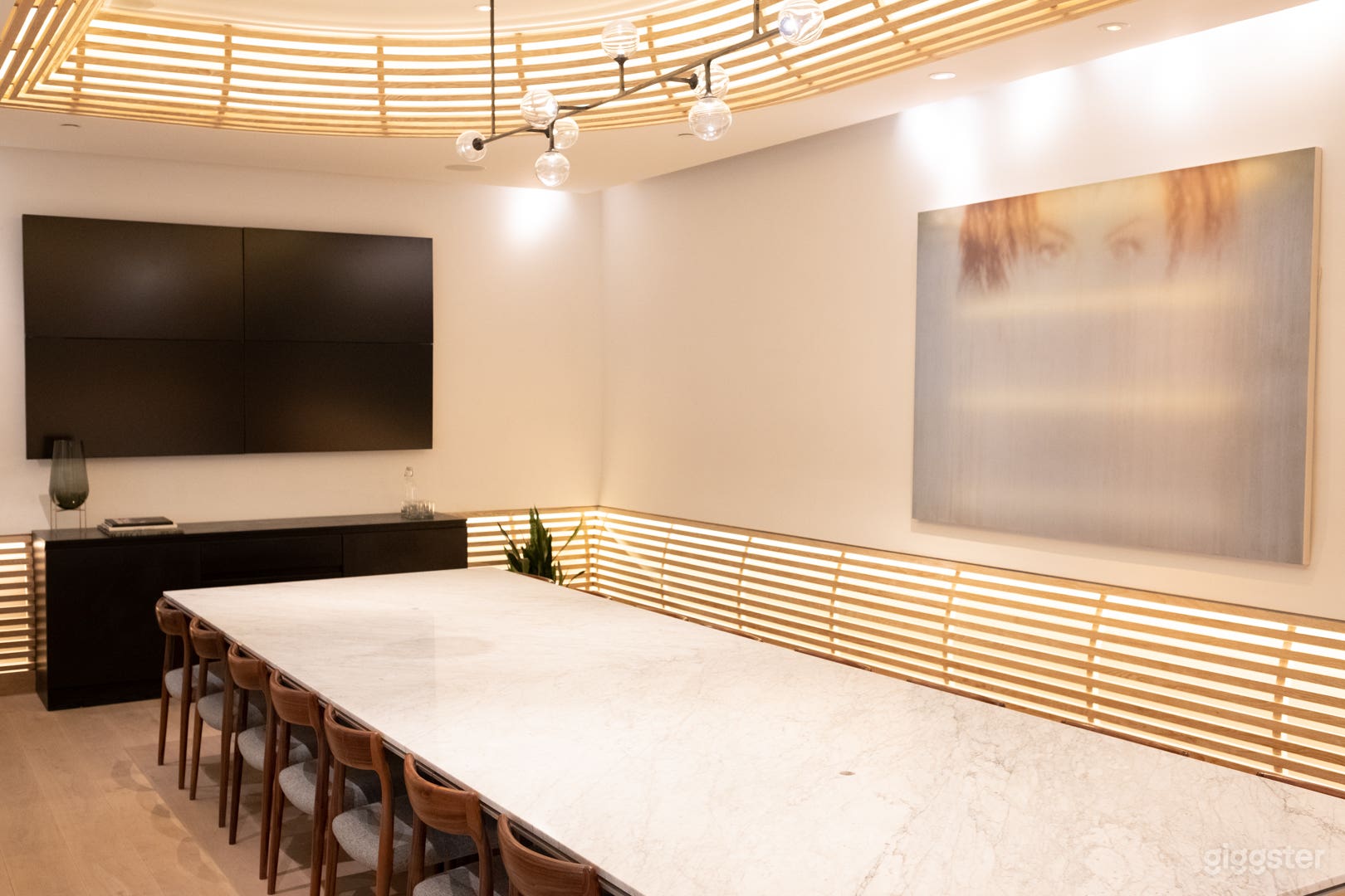 Luxury Conference Room in Beverly Hills Photo 4